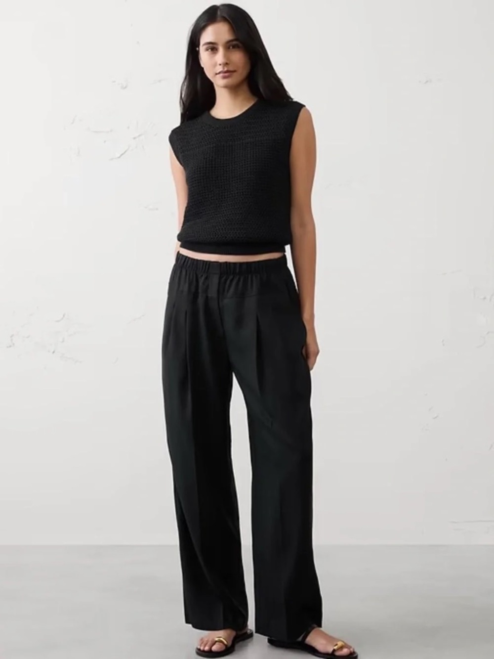 NWT BANANA REPUBLIC STRAIGHT-LEG MID-RISE TENCEL PLEATED PANT // BLACK